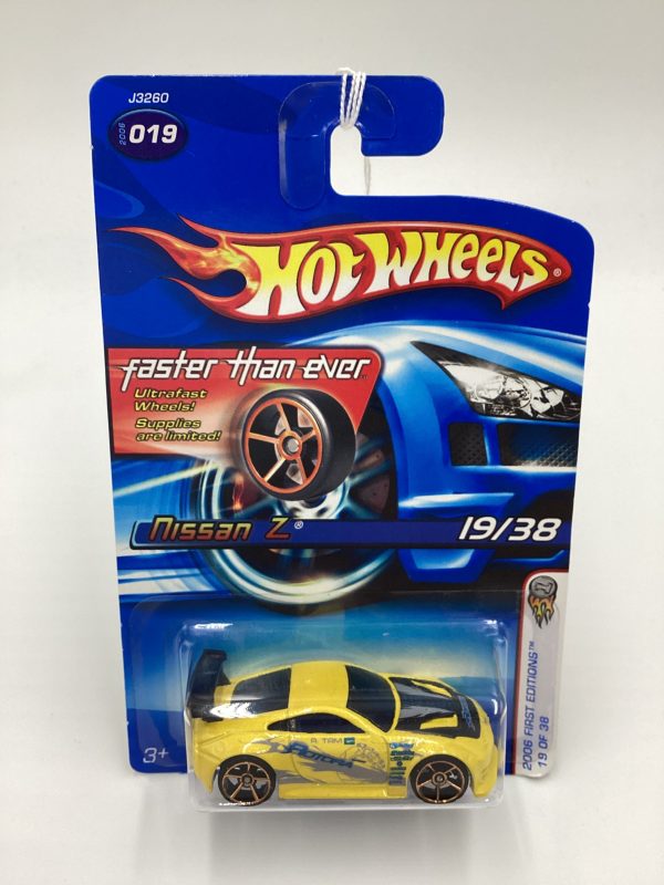 2006 Hot Wheels First Editions #019 Nissan Z Yellow FTE 82A For Cheap