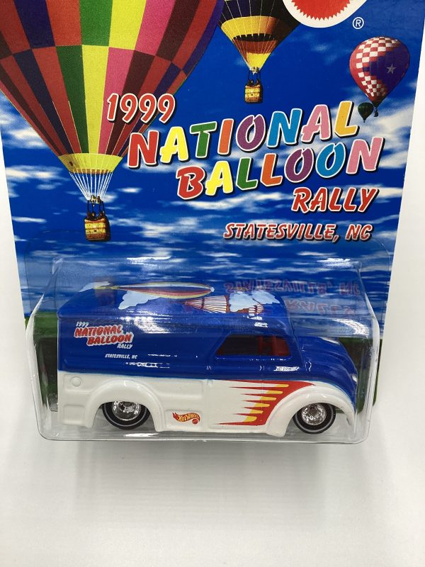 1999 Hot Wheels National Ballon Rally NC Dairy Delivery White Blue W Protector SR Discount