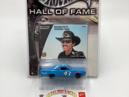 Hot Wheels Hall Of Fame Milestone Moments 67 Plymouth Richard Petty Crowned King Blue (SR) Sale