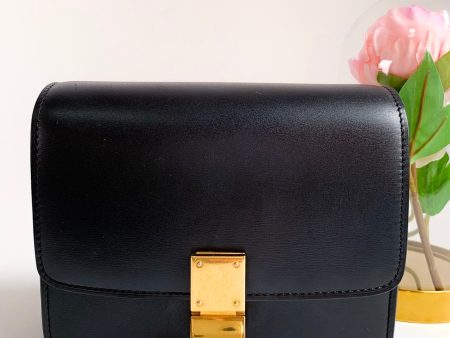 Celine Small Black Calfskin Box Bag⁣ ⁣⁣⁣⁣⁣⁣⁣⁣⁣⁣ Supply