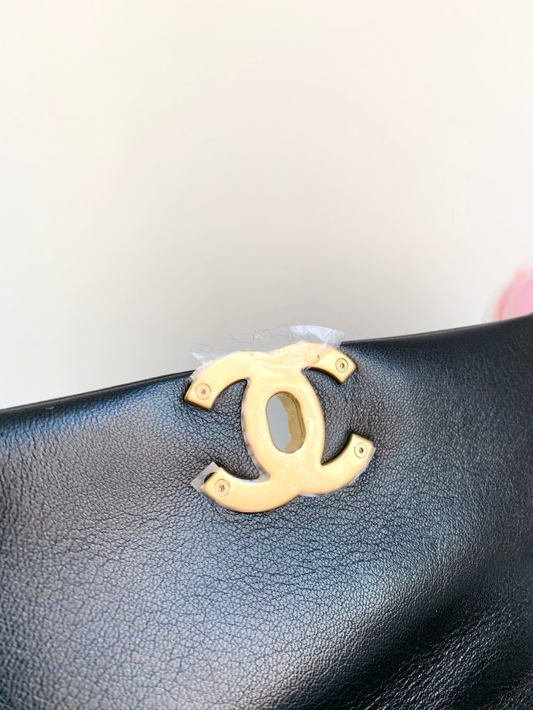 Chanel 19 Black Flap Bag⁣ Small Goatskin 20P Online Hot Sale