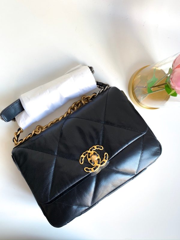 Chanel 19 Black Flap Bag⁣ Small Goatskin 20P Online Hot Sale